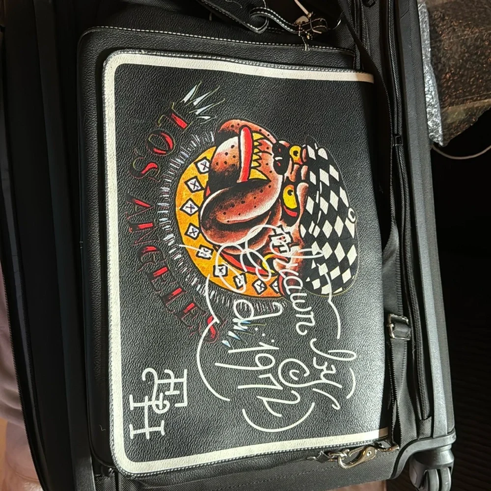 Black Ed Hardy satchel /Messenger bag. Excellent condition.!
